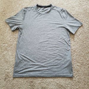 grey workout t shirt